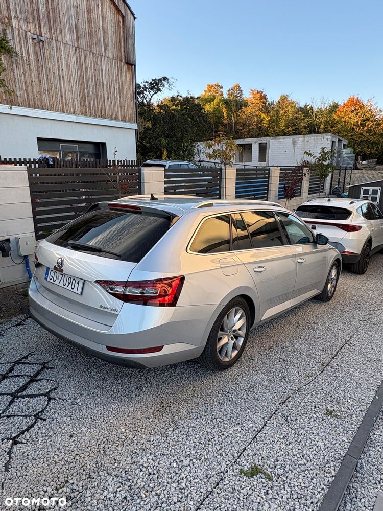 Skoda Superb 2.0 TDI Style DSG - 4