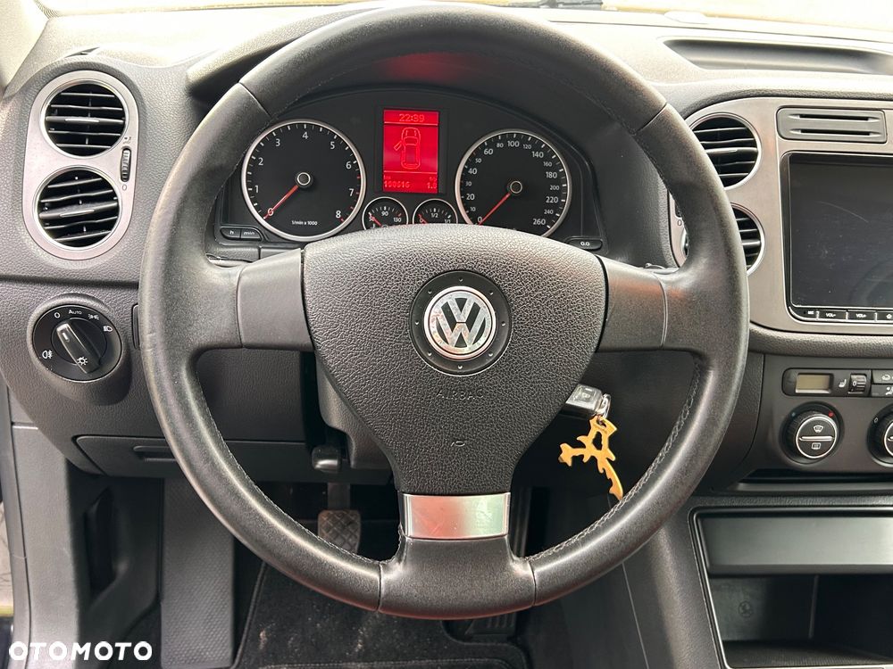 Volkswagen Tiguan - 19