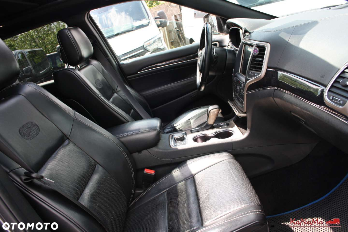 Jeep Grand Cherokee - 27
