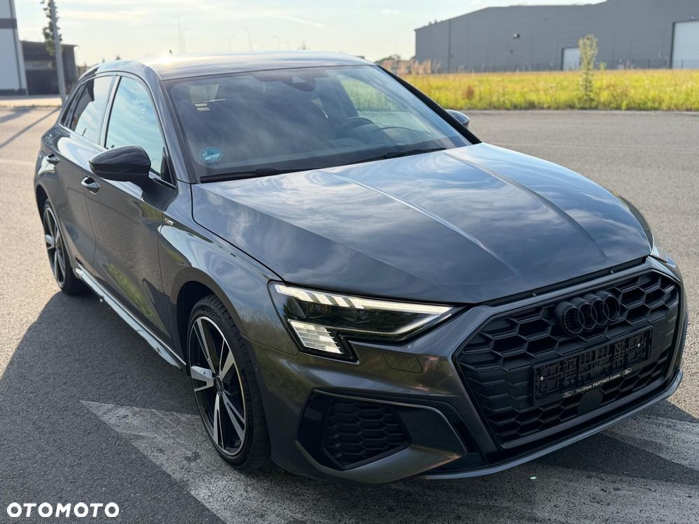 Audi A3 Sportback - 1