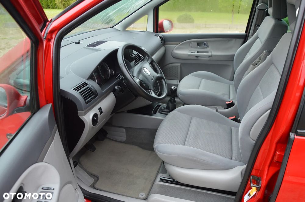 Volkswagen Sharan 1.9 TDI 4Motion Sportline - 30