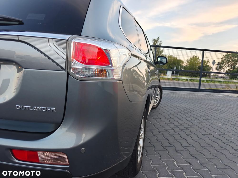 Mitsubishi Outlander 2.2 DI-D 2WD Invite - 24