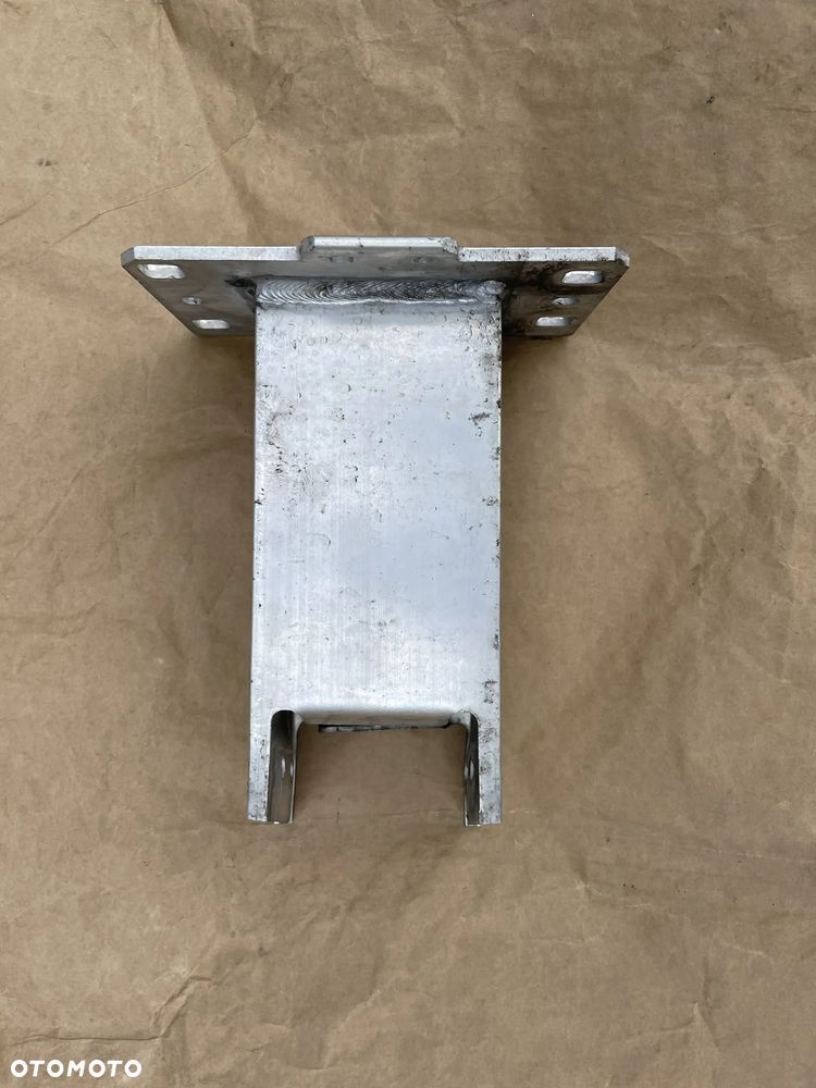 Audi Q5 80A sztyca, wspornik belki zderzaka, lewa