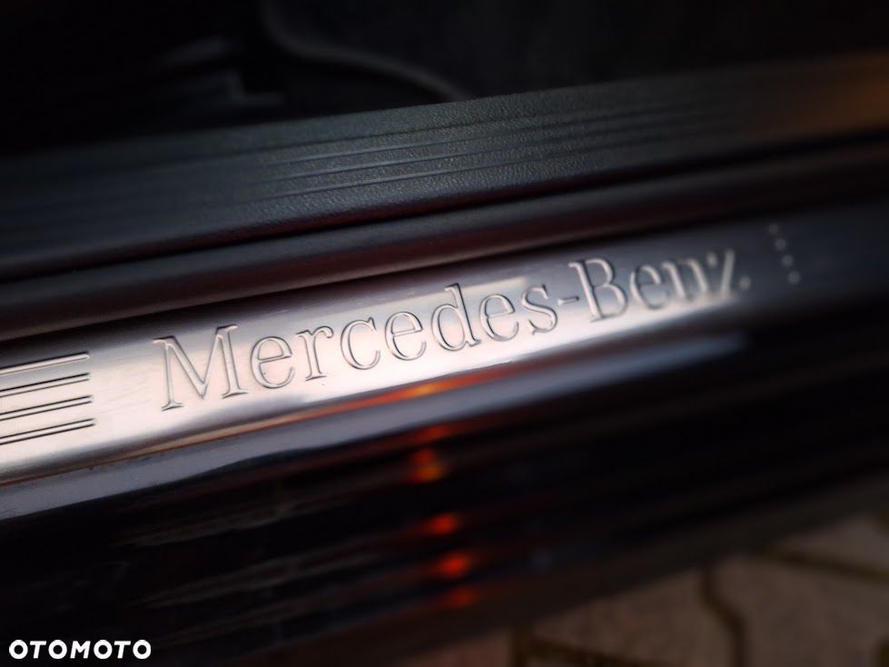 Mercedes-Benz Klasa E 200 CGI BlueEFFICIENCY 7G-TRONIC Avantgarde - 33