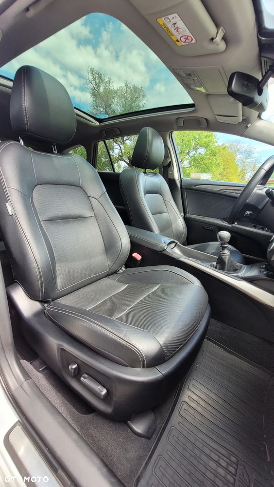 Toyota Avensis - 24