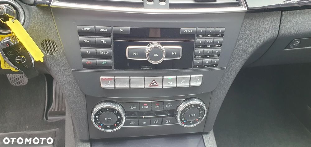 Mercedes-Benz Klasa C 180 BlueEFFICIENCY Elegance - 24