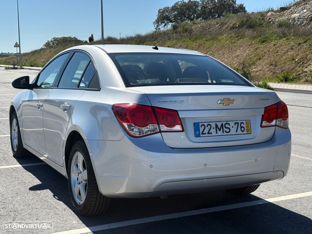 Chevrolet Cruze 1.6 LS - 9