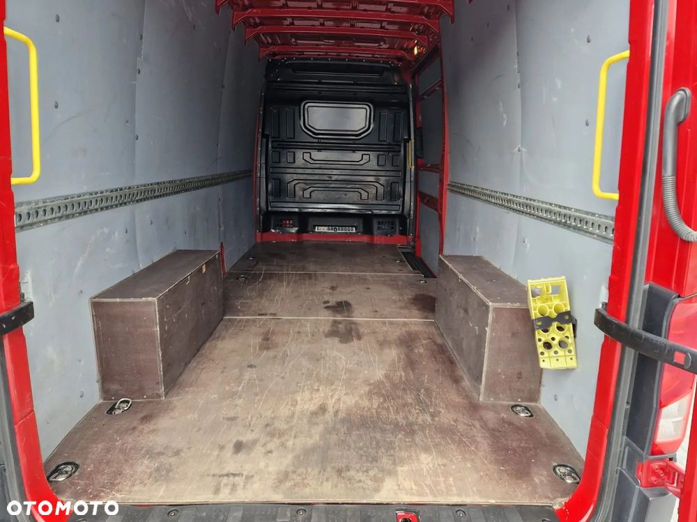 Volkswagen CRAFTER - 11