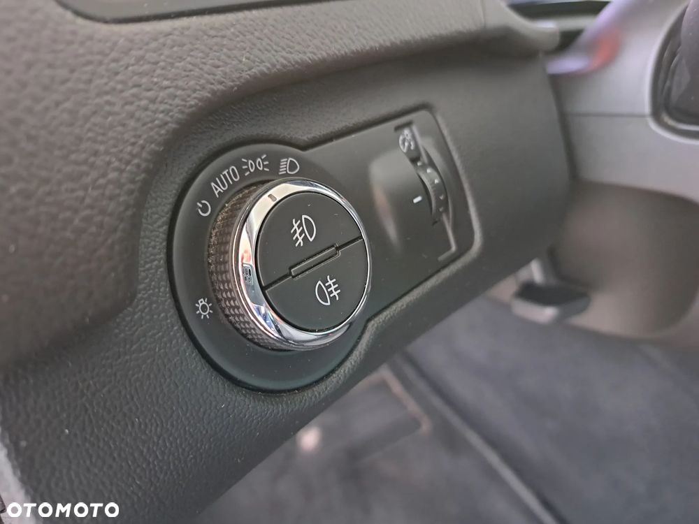 Opel Insignia - 28