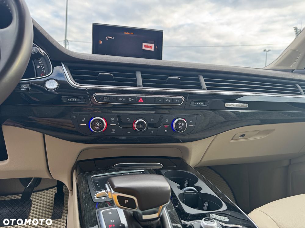 Audi Q7 3.0 TFSI Quattro Tiptronic - 22