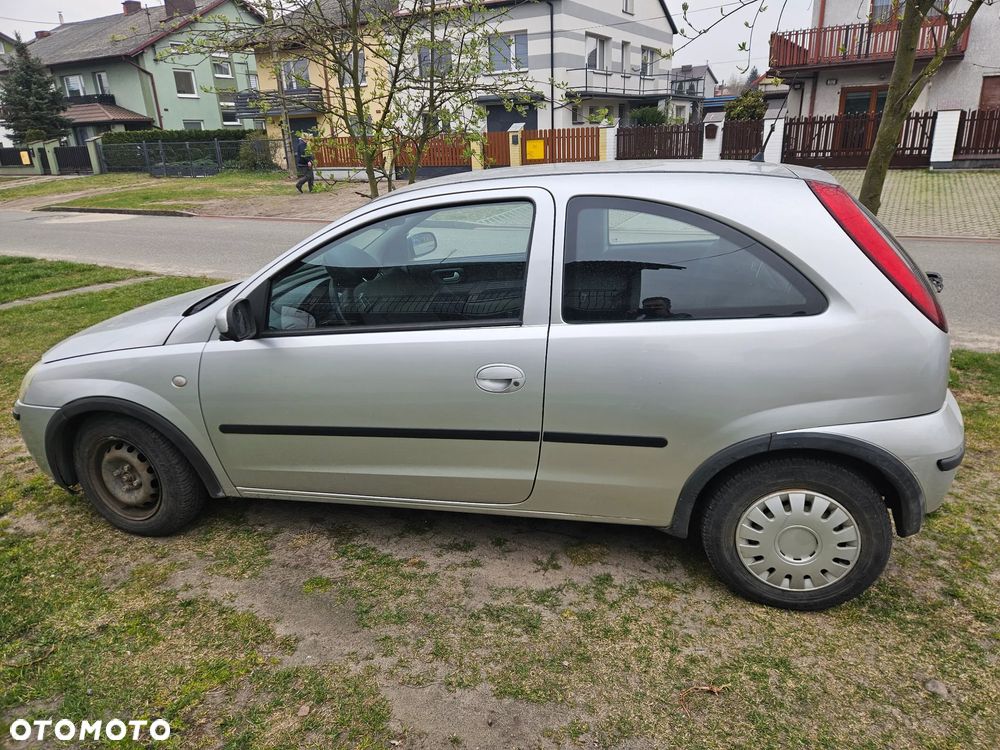 Opel Corsa 1.0 12V Essentia - 1
