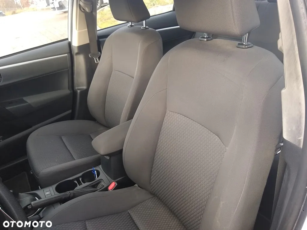 Toyota Corolla - 9