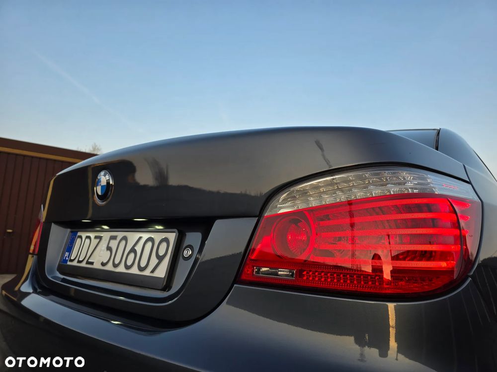 BMW Seria 5 525xi Edition Exclusive - 24