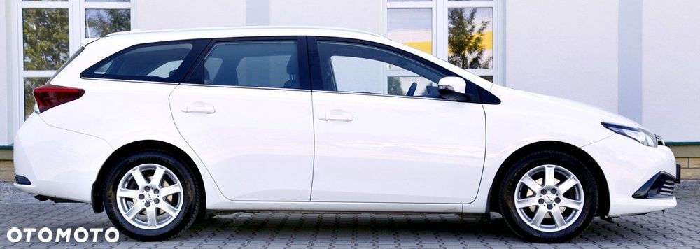 Toyota Auris - 5
