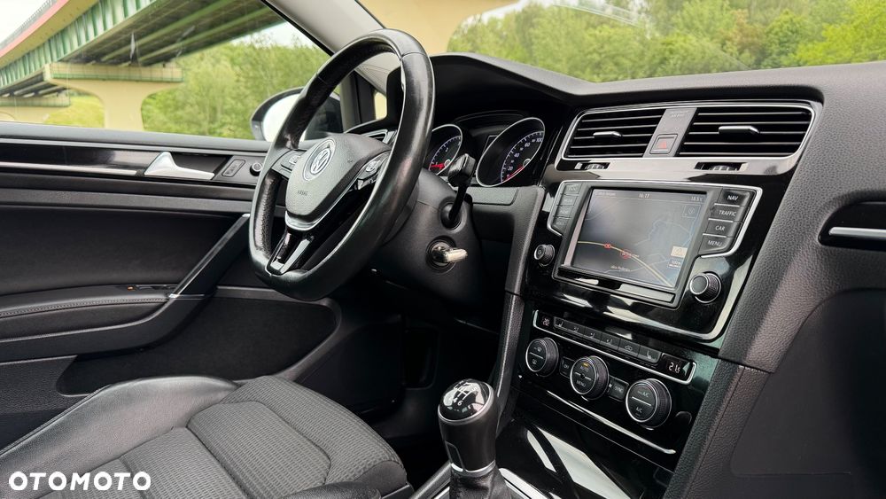 Volkswagen Golf 2.0 TDI SCR Highline - 21
