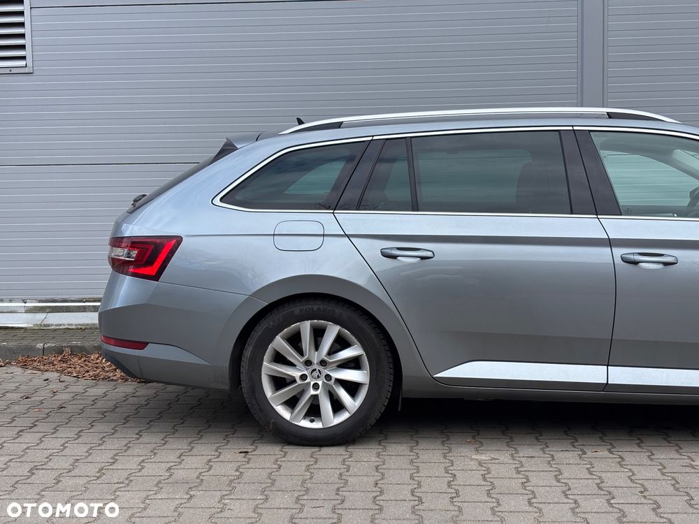 Skoda Superb 2.0 TDI Style DSG - 10