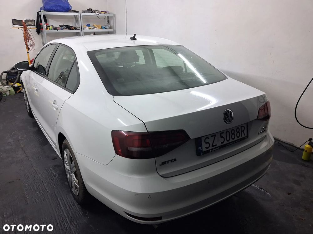 Volkswagen Jetta 2.0 TDI DPF BMT Trendline - 2