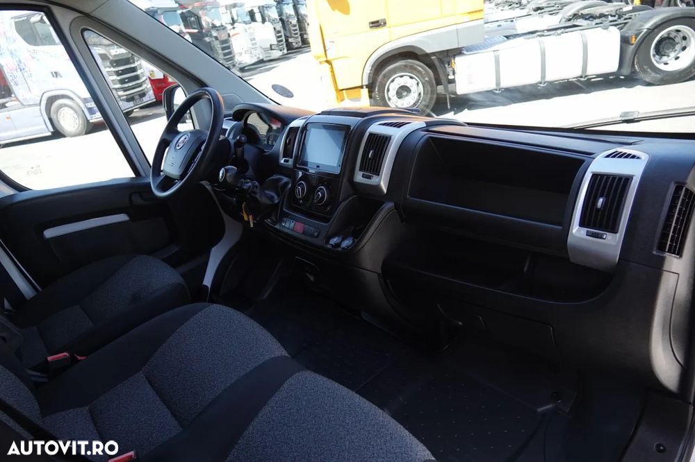 Fiat DUCATO MAXI / CONTAINER / 750 KG LIFT / GVWR: 3500 KG / MANUAL / 2021 - 35