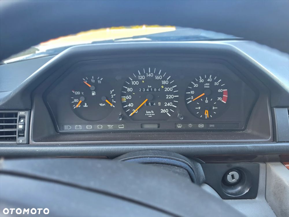 Mercedes-Benz W124 (1984-1993) - 12