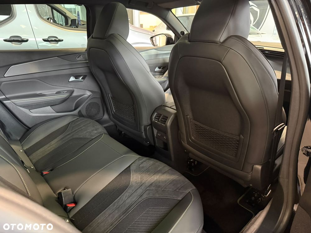 Peugeot 408 - 9