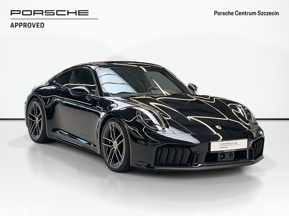 Porsche 911 Carrera 4 GTS - 7