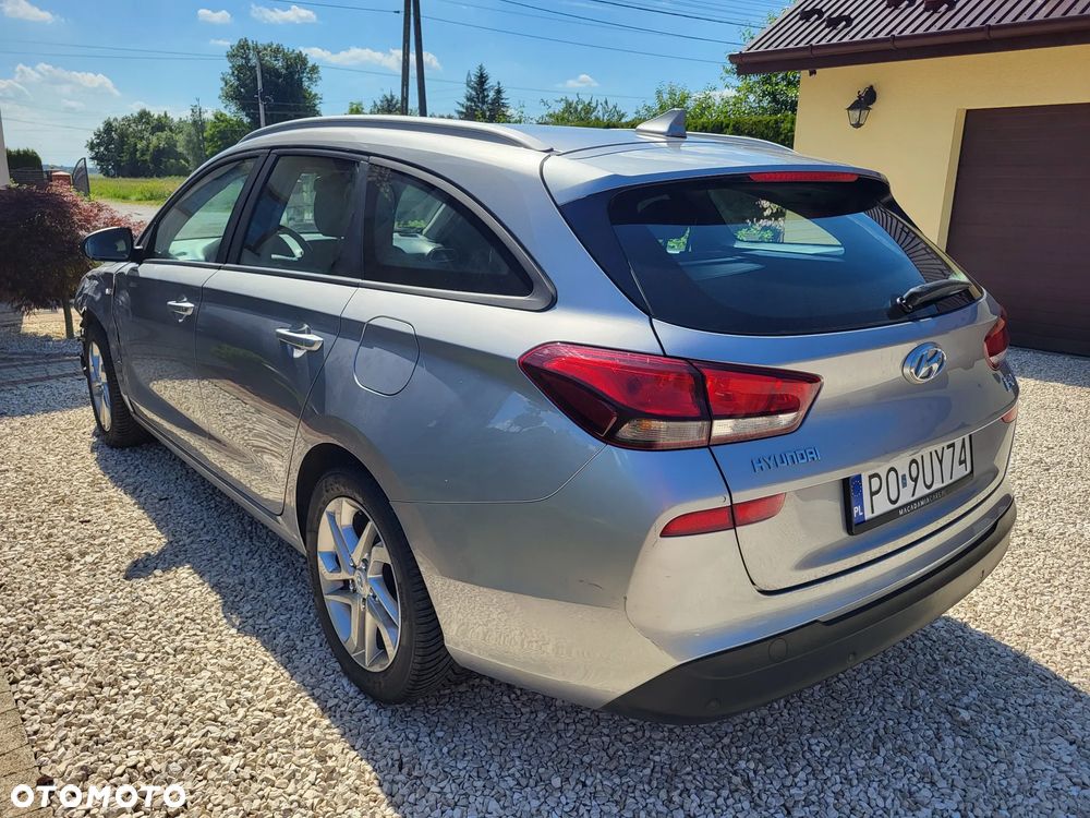 Hyundai i30 1.6 D Classic + - 5