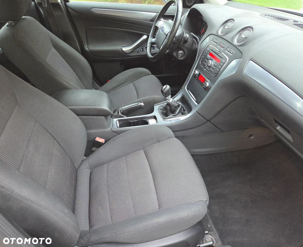 Ford Mondeo 2.0 TDCi Titanium - 17