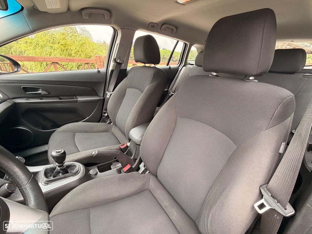 Chevrolet Cruze SW 1.4 LT - 22