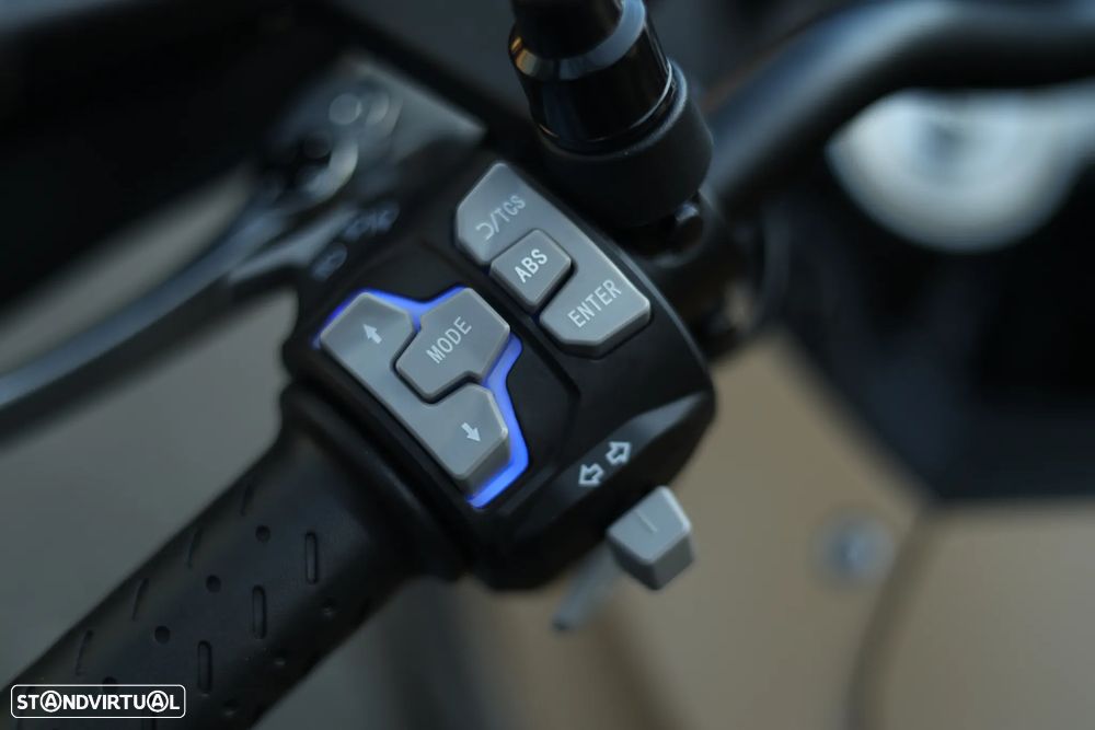 Voge 625 DSX Black Knight - 28