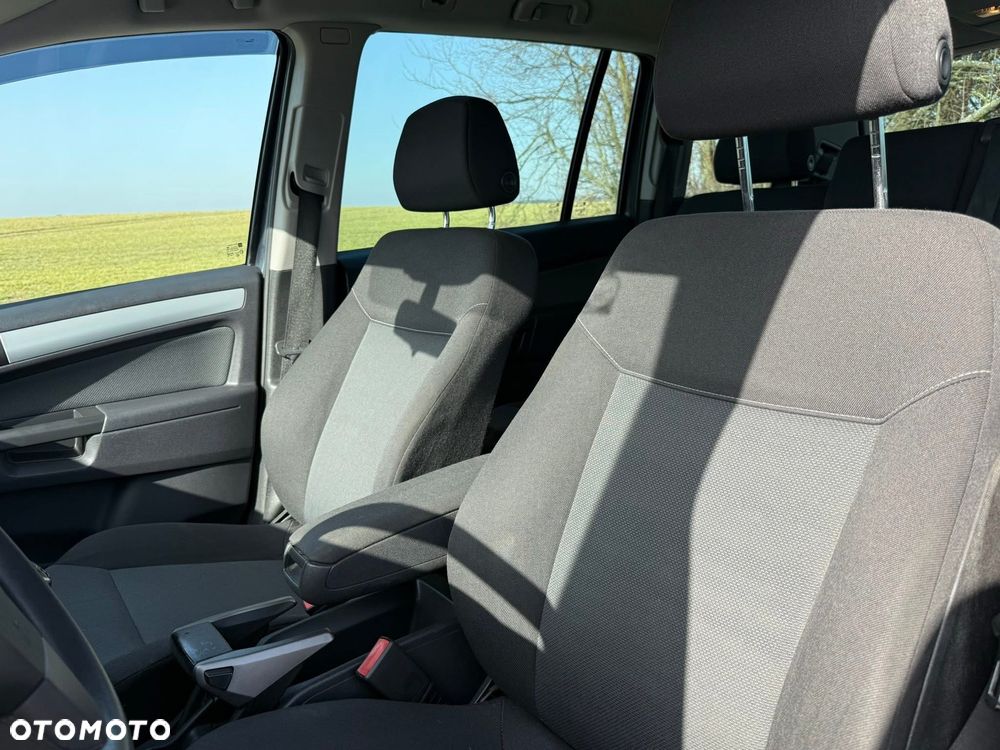 Opel Zafira 1.6 - 16