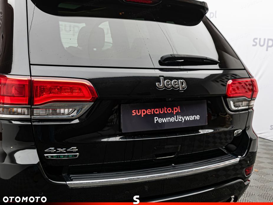 Jeep Grand Cherokee - 32