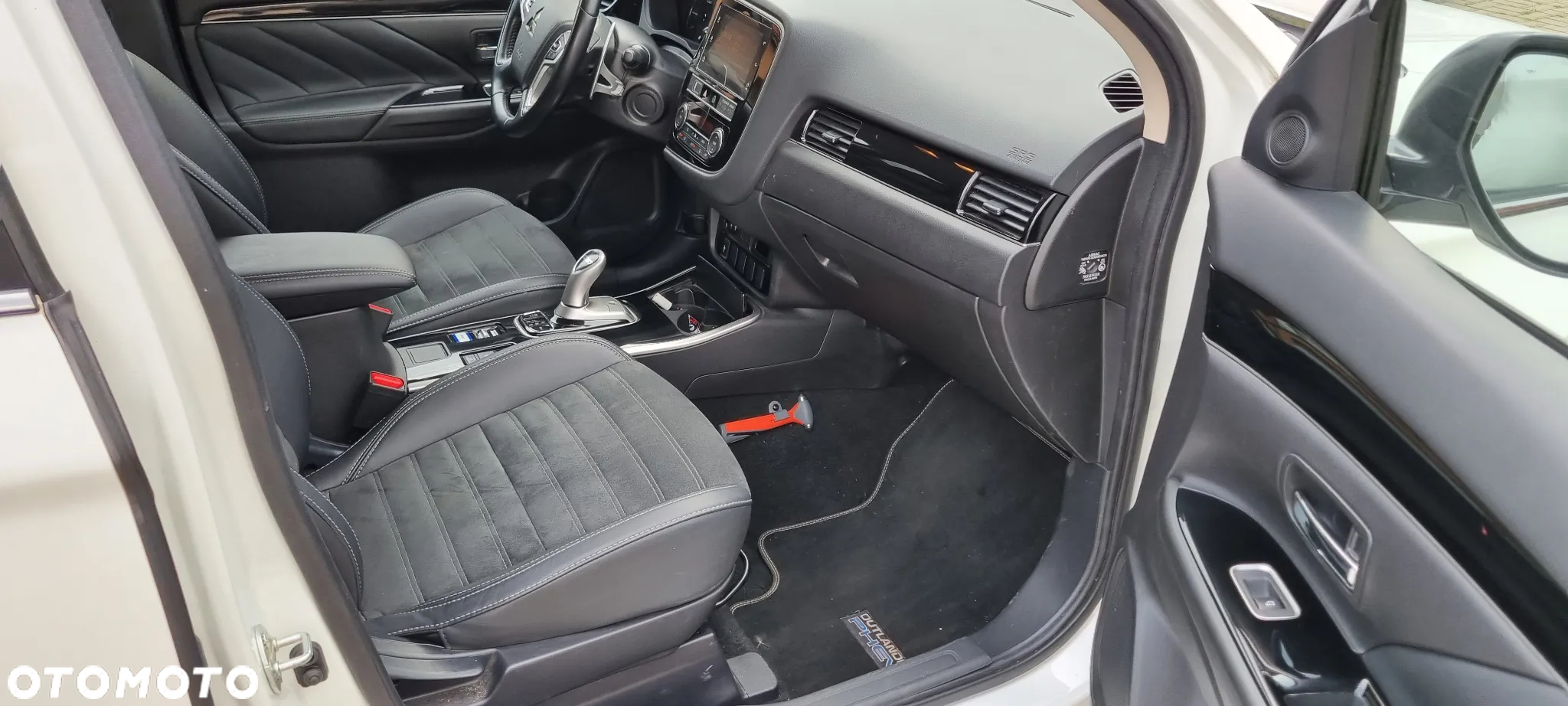 Mitsubishi Outlander 2.4 4WD Plug-In Hybrid Diamant+ - 9