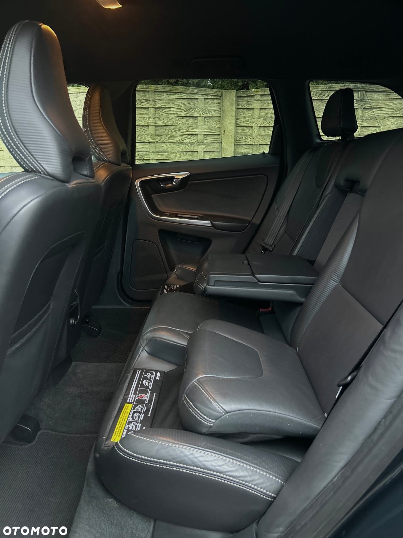 Volvo XC 60 D4 R-Design - 10