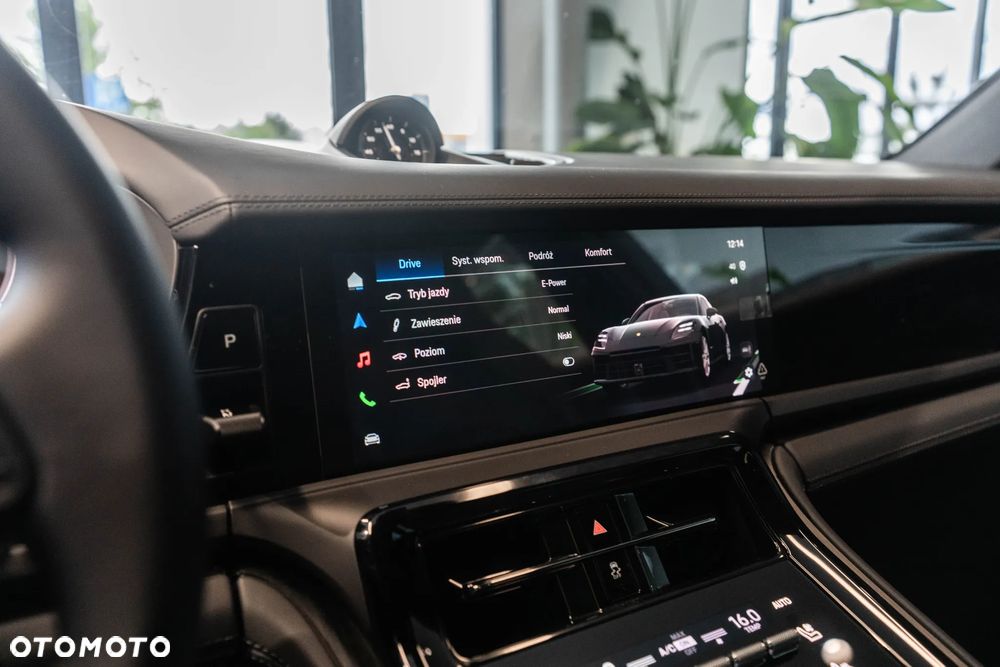 Porsche Panamera 4 E-Hybrid PHEV - 25