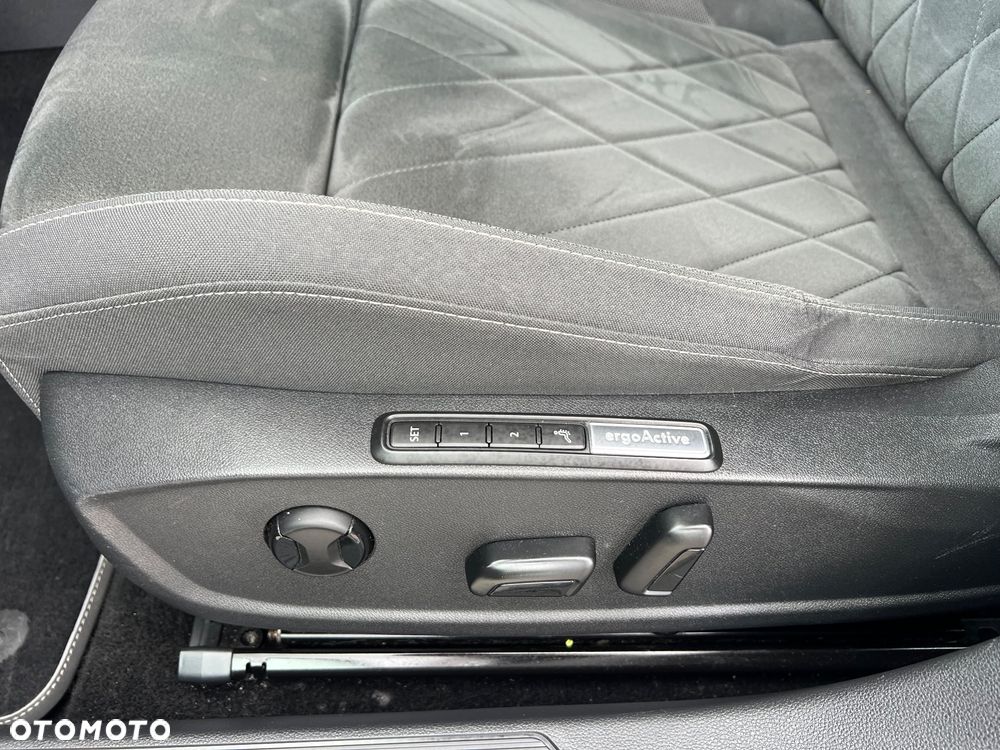 Volkswagen Golf 1.5 TSI ACT OPF DSG IQ.DRIVE - 12