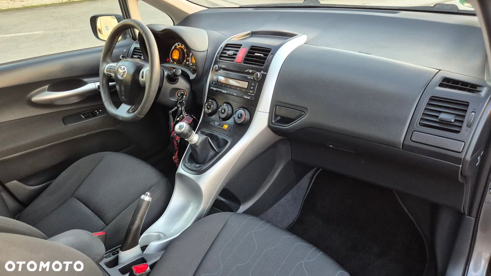 Toyota Auris - 16