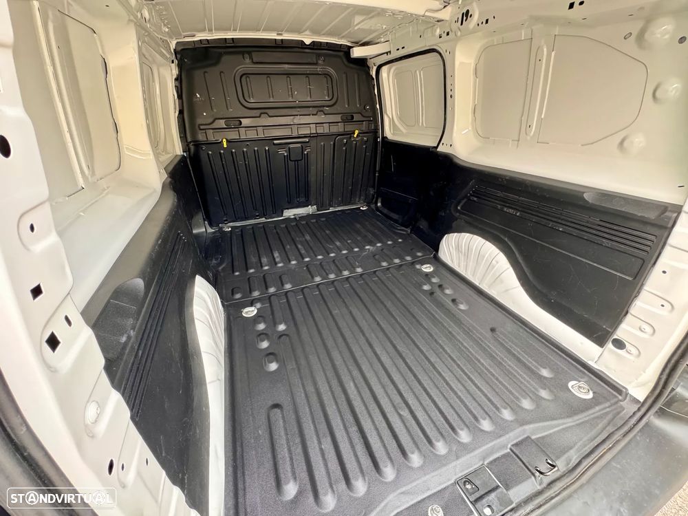 Toyota Proace City L2 1.5D - 3 Lugares - 7