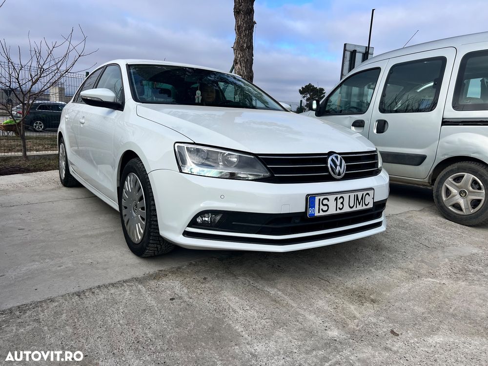 Volkswagen Jetta 2.0 TDI Trendline - 14