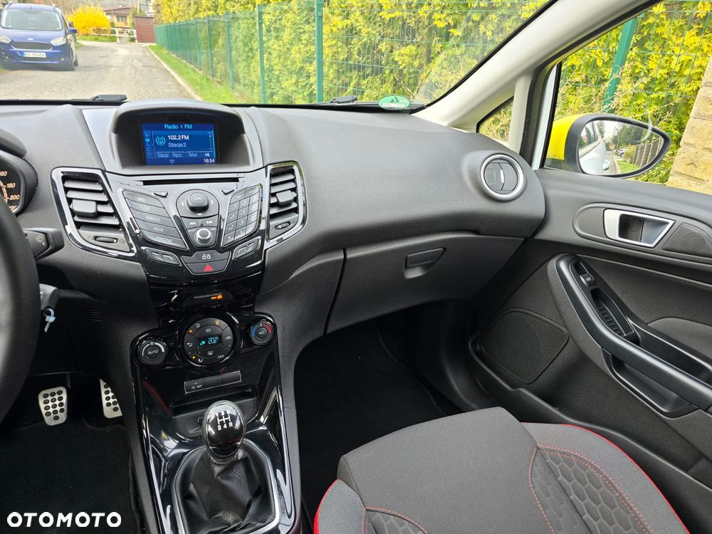 Ford Fiesta 1.0 EcoBoost STart-Stop ST-LINE - 24