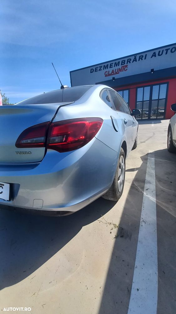 Dezmembram Opel Astra J limuzina 1.4 Turbo B14NET - 7