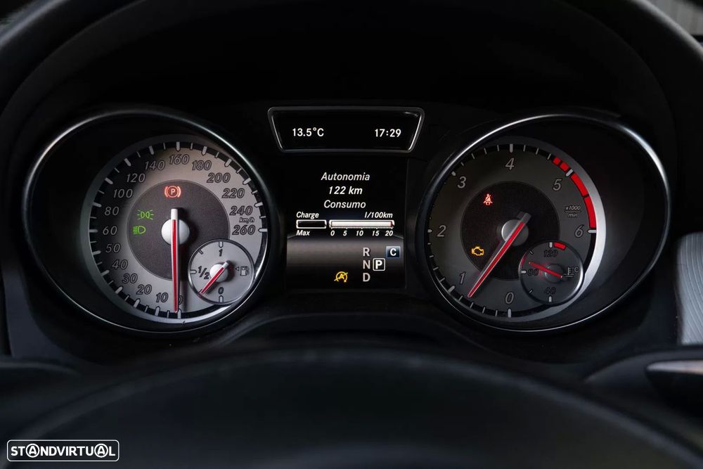 Mercedes-Benz GLA 200 - 15