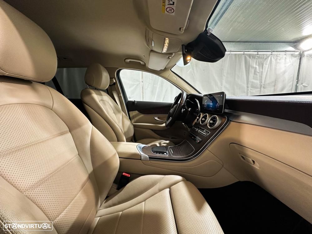 Mercedes-Benz GLC 300 e 4Matic 9G-TRONIC Edition AMG Line - 28