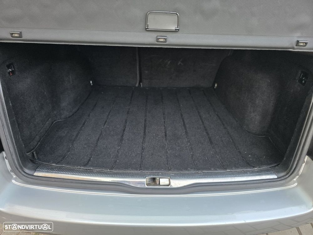 VW Passat Variant 1.9 TDi Confortline - 33