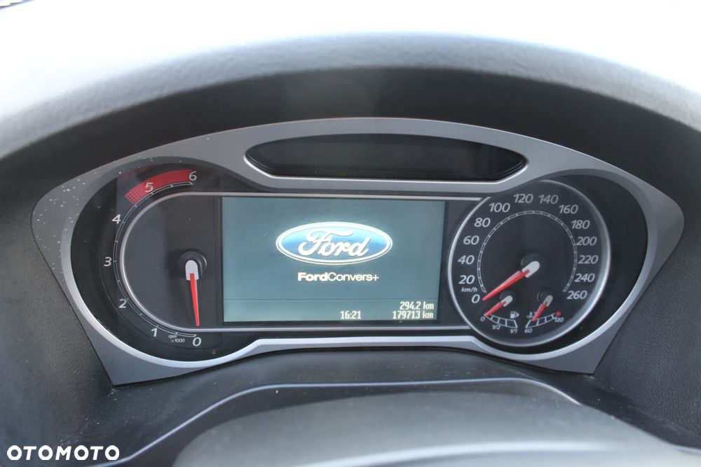Ford S-Max - 13