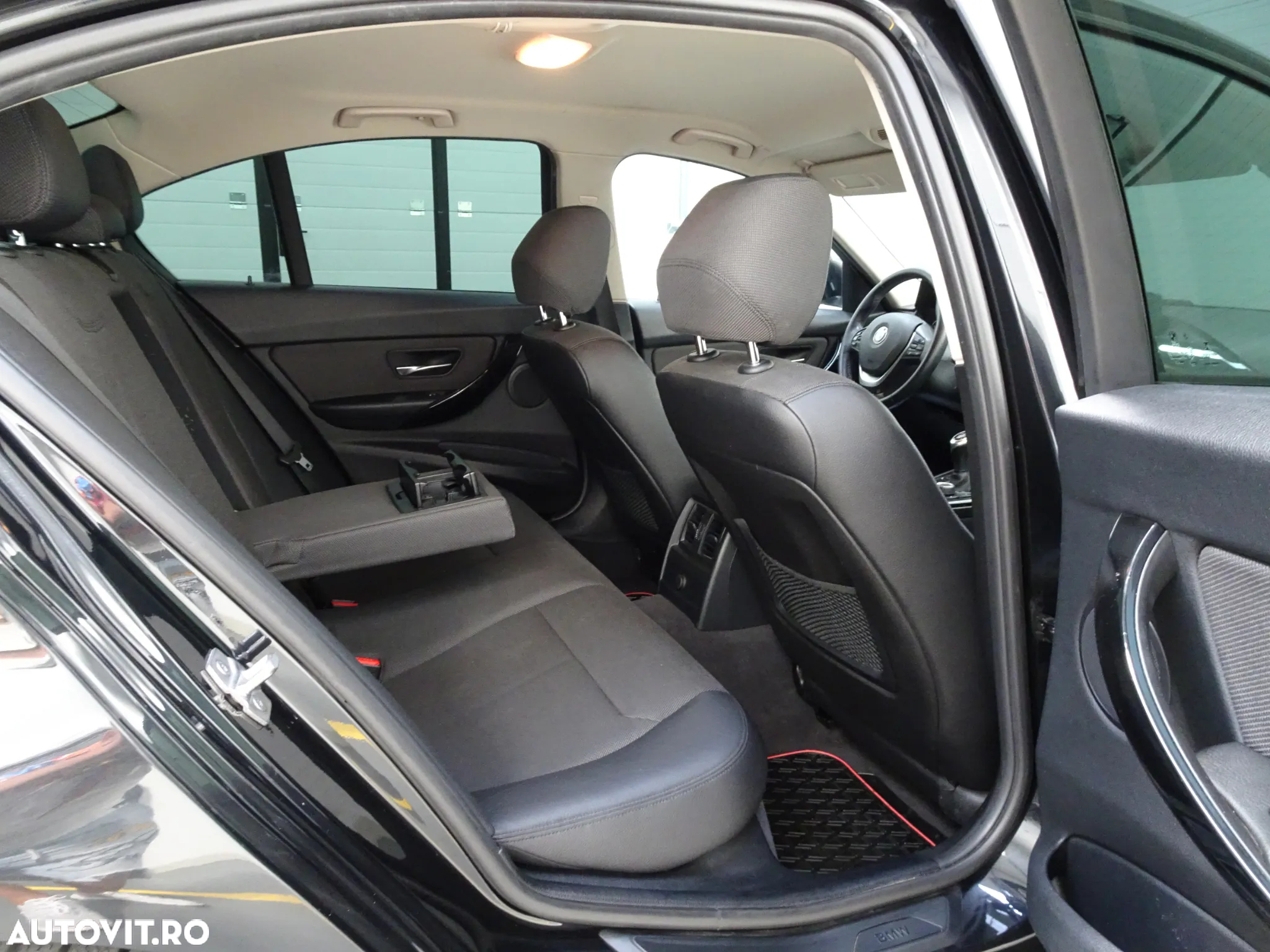 BMW Seria 3 320d xDrive Sport Line - 11