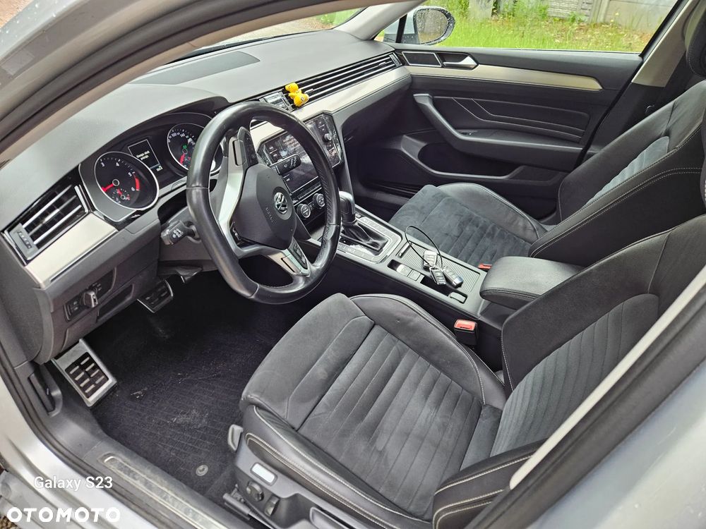 Volkswagen Passat 2.0 TDI SCR DSG 4Motion Elegance - 8