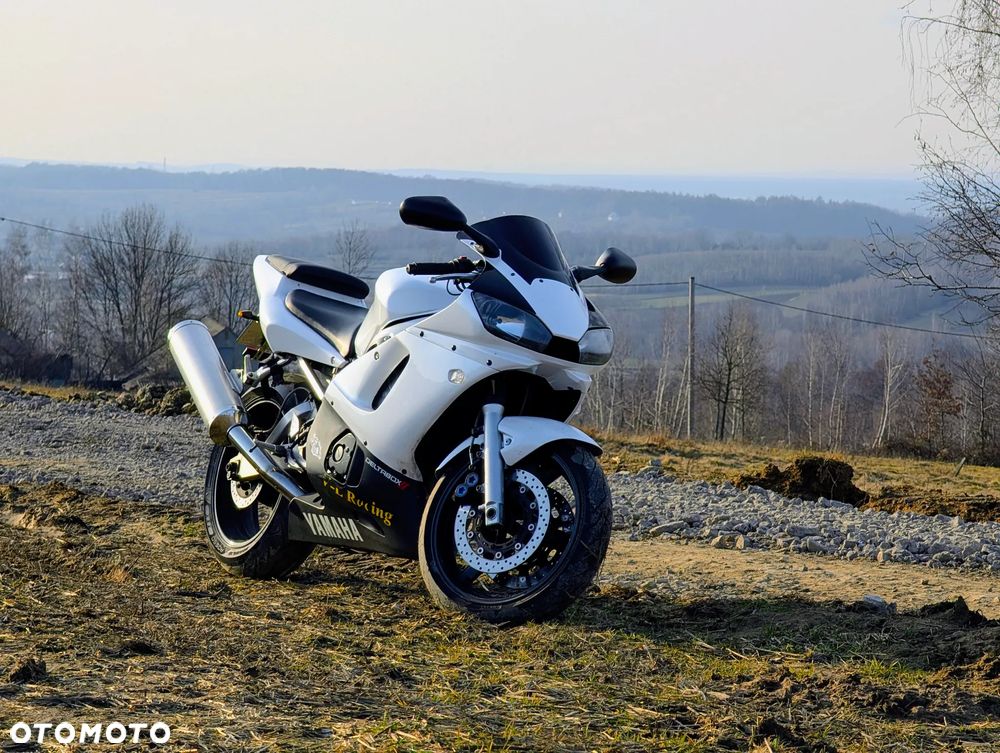 Yamaha R6 - 4