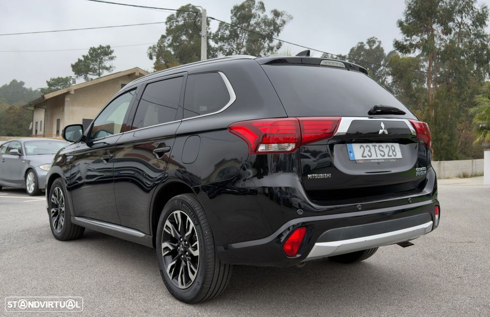 Mitsubishi Outlander 2.0 Instyle Navi - 4
