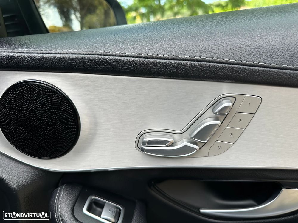 Mercedes-Benz GLC 220 d 4Matic 9G-TRONIC AMG Line - 29