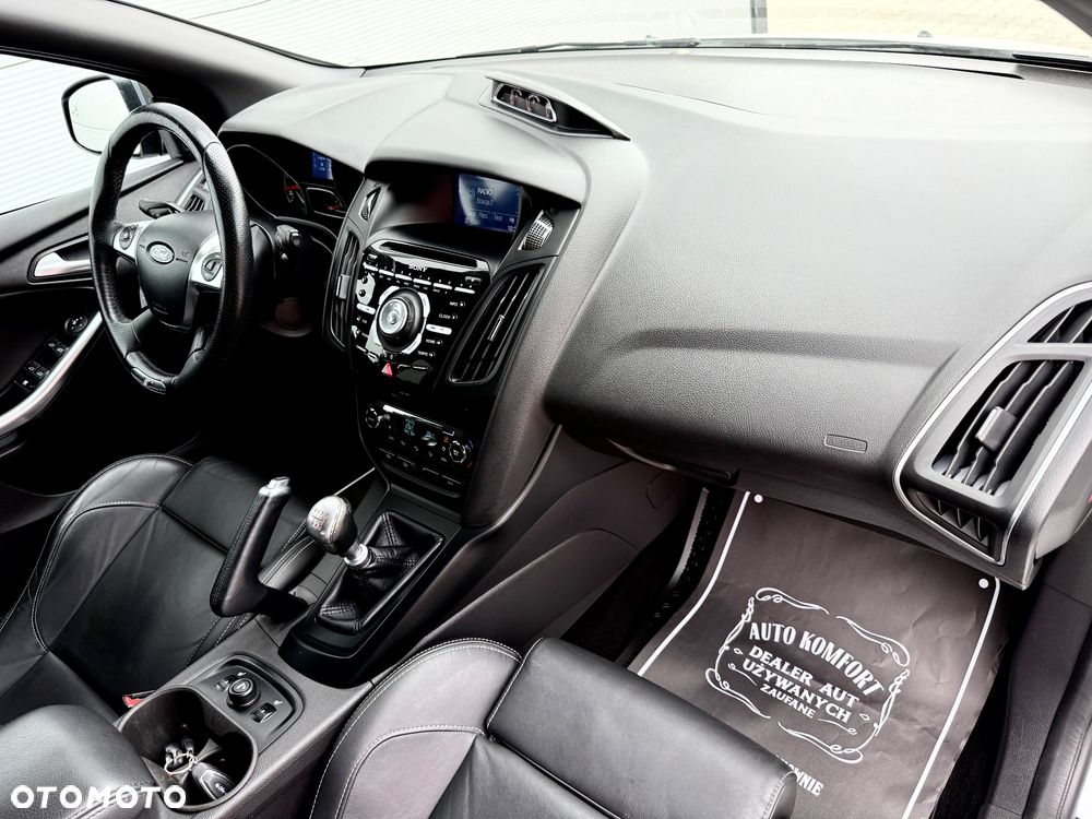 Ford Focus 2.0 EcoBoost ST mit Leder-Sport-Paket - 29